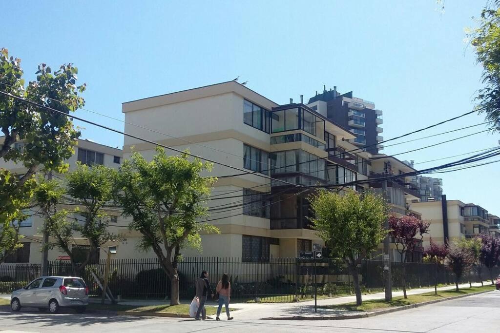 Vina Excelente, 1 Cuadra Av Sn Martin Y La Playa *