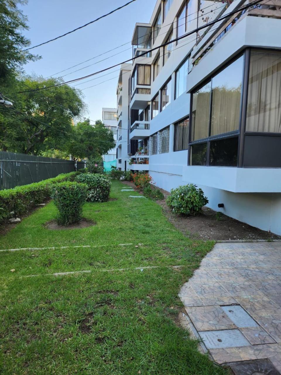 Apartamento Vina Excelente, 1 Cuadra Av Sn Martin Y La Playa